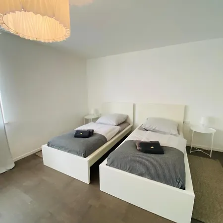 Appartement Modernes, Vollmoebliertes In Ruhiger Lage *
